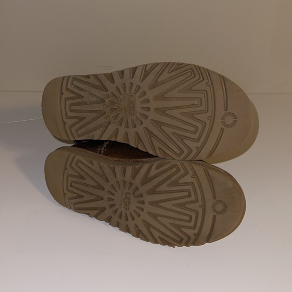 UGG Australia Bronze Leather Boots - Women’s Size 6 - Picture 8 of 9